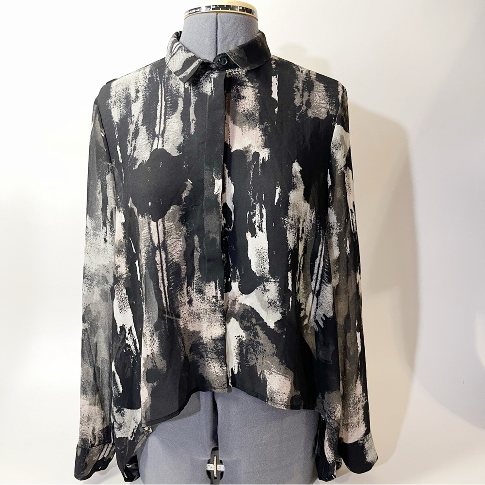 Divided by H&M Abstract Front Cropped Sheer Button Down Blouse